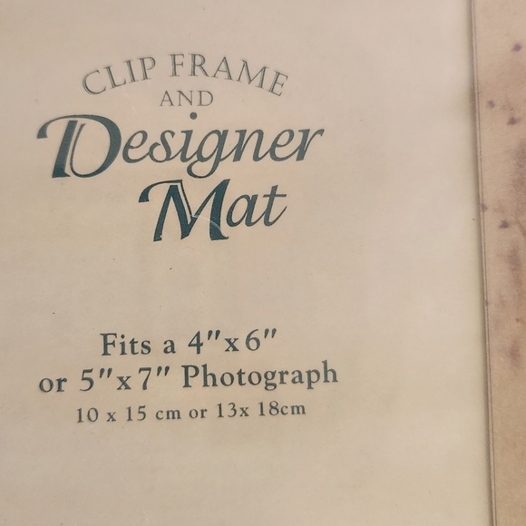 Dimensions Crafts NWT Clip Frame & Designer Mat w/Glass Multi  Floral Print - Picture 2 of 5